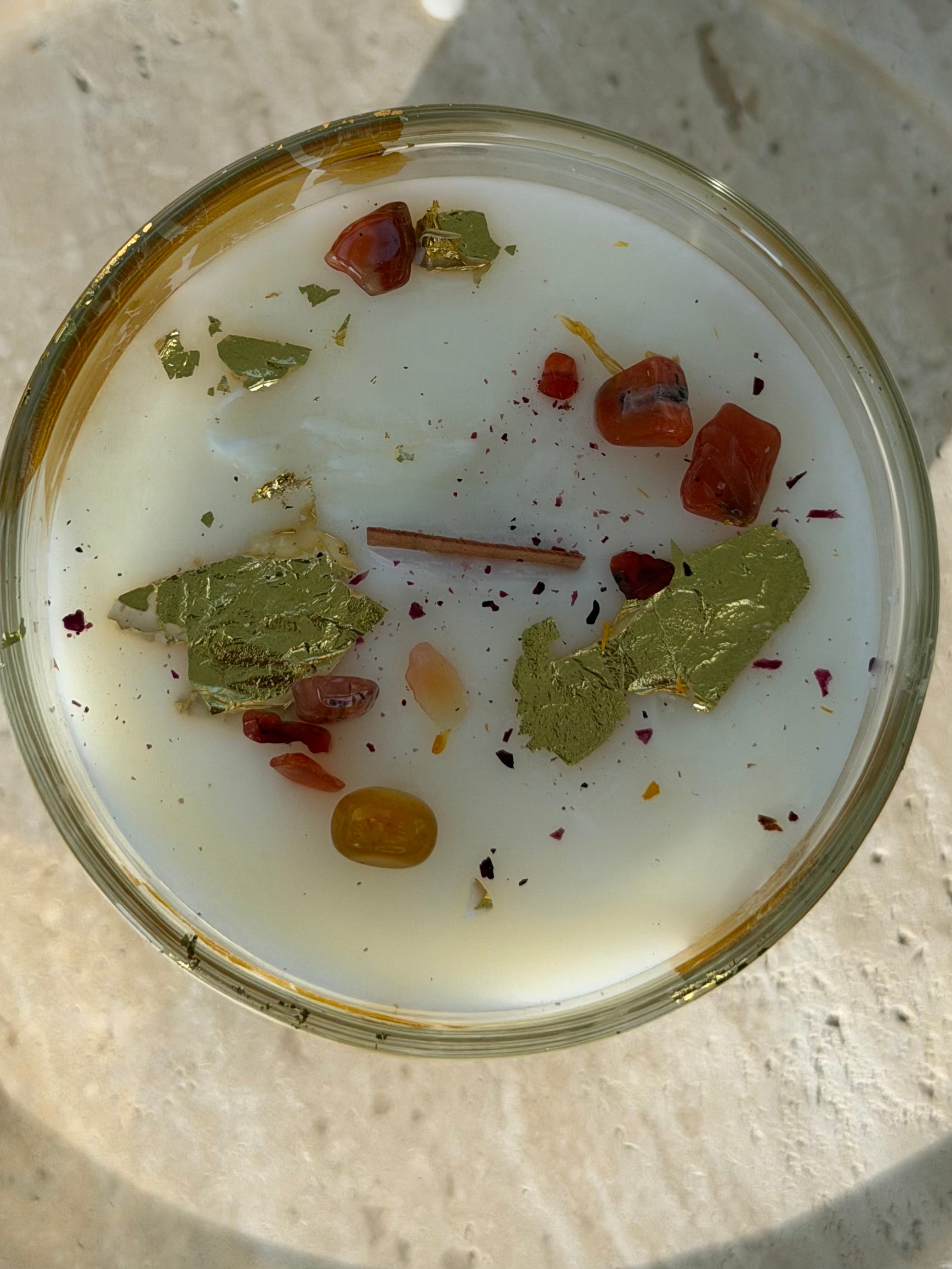 RADIANT - Amber & Cedarwood Crystal Candle for Confidence